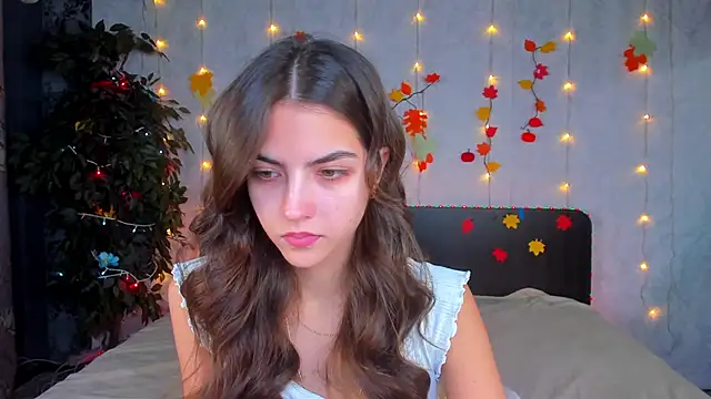 Milana Crystal  online show from November 17, 2025, 8:07 am