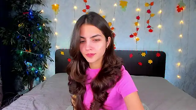 Milana Crystal  online show from November 27, 2025, 8:15 am