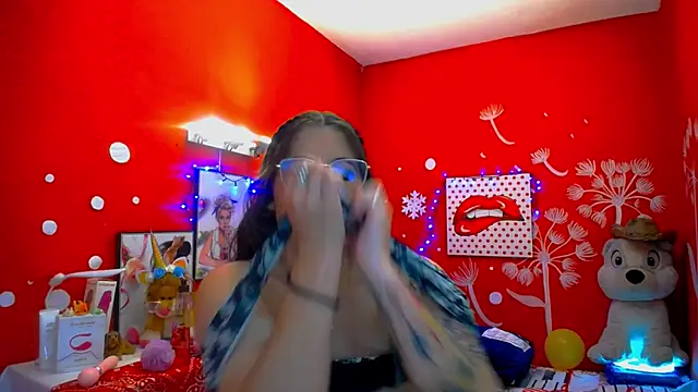 crazylatina  online show from February 5, 2025, 2:26 pm