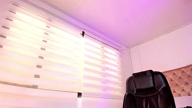 Snapshot of Danna_Ramiirez chatting on November 25, 2025, 6:52 pm Danna Ramiirez online show from November 25, 2025, 6:52 pm