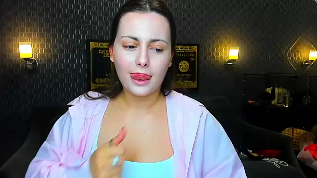 Snapshot of _extraterrestrial_ chatting on October 28, 2025, 4:28 pm  extraterrestrial  online show from October 28, 2025, 4:28 pm