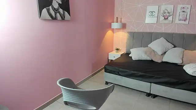 Snapshot of zara__sweet chatting on October 2, 2025, 1:14 pm zara sweet online show from October 2, 2025, 1:14 pm