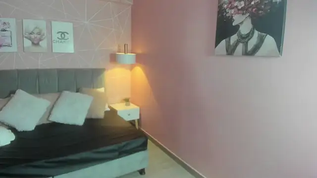 Snapshot of zara__sweet chatting on May 6, 2026, 1:48 pm zara sweet online show from May 6, 2026, 1:48 pm