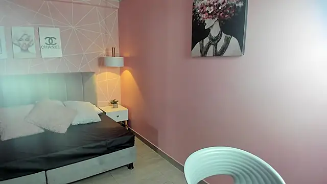 Snapshot of zara__sweet chatting on November 12, 2025, 12:31 pm zara sweet online show from November 12, 2025, 12:31 pm