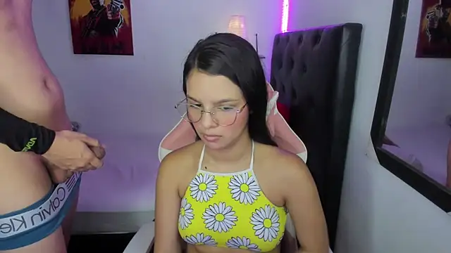 jessi and boy online show from April 5, 2026, 7:31 pm