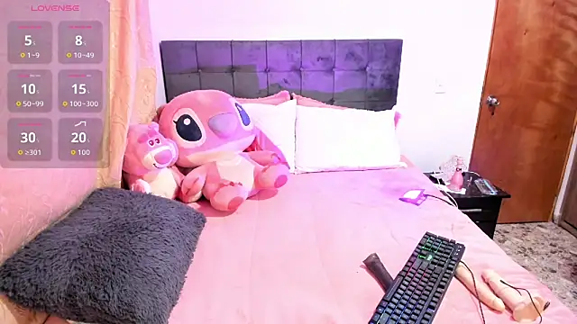 Snapshot of Kylie2211 chatting on December 19, 2025, 3:54 am Kylie2211 online show from December 19, 2025, 3:54 am