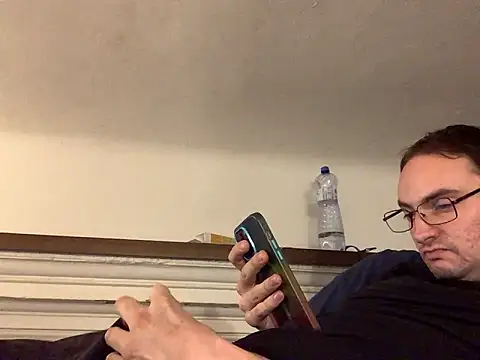 Snapshot of Hebrewhammers42 chatting on December 2, 2024, 9:01 pm Hebrewhammers42 online show from December 2, 2024, 9:01 pm