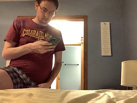 Snapshot of Hebrewhammers42 chatting on March 19, 2025, 3:30 am Hebrewhammers42 online show from March 19, 2025, 3:30 am