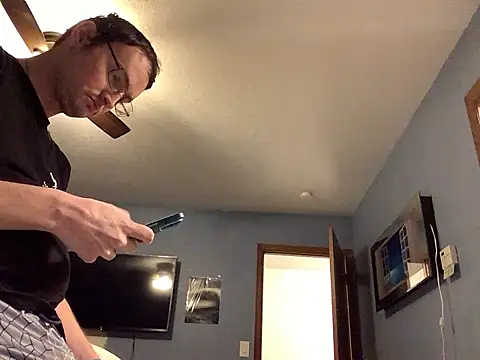 Snapshot of Hebrewhammers42 chatting on January 27, 2025, 6:19 am Hebrewhammers42 online show from January 27, 2025, 6:19 am