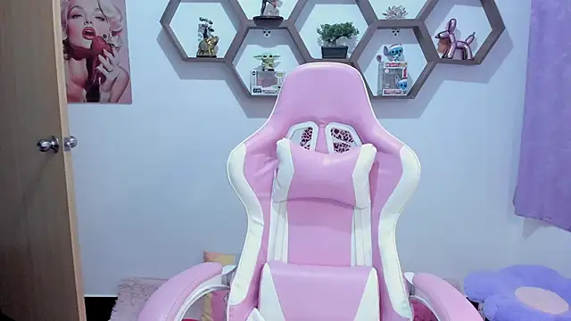 SharonSander online show from November 15, 2025, 10:14 pm