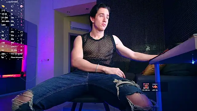 Snapshot of ChristianLevine_ chatting on June 11, 2026, 8:39 pm ChristianLevine online show from June 11, 2026, 8:39 pm