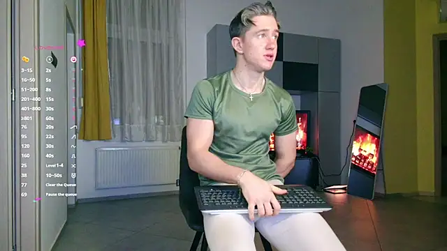 ChristianLevine  online show from October 26, 2025, 7:03 pm