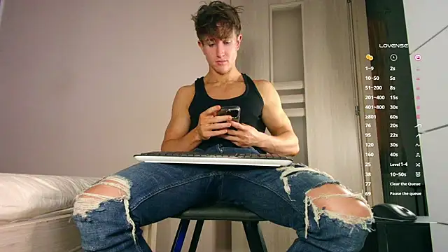 ChristianLevine  online show from December 5, 2025, 4:38 pm