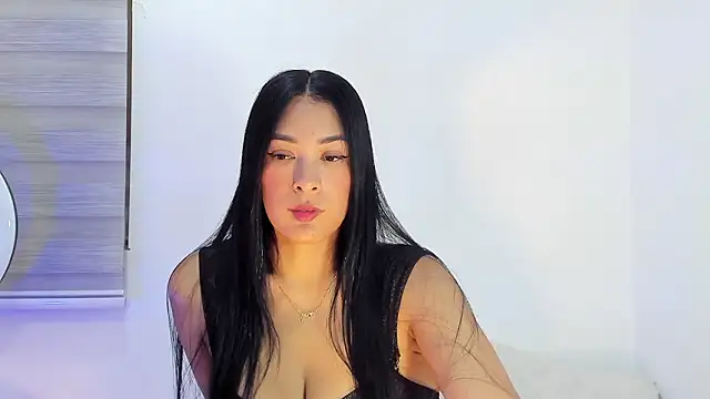 Snapshot of bella_hadid1_ chatting on March 4, 2026, 4:53 am bella hadid1 online show from March 4, 2026, 4:53 am