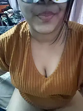 Horny cougar online show from February 8, 2026, 6:05 pm