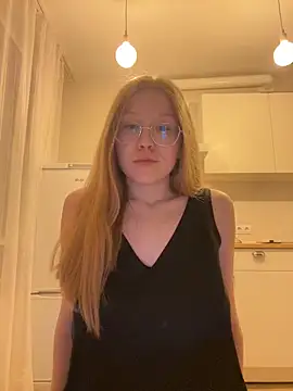 Eva Weyne online show from September 25, 2025, 6:58 pm