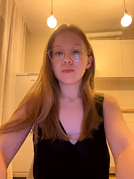 Eva Weyne online show from September 12, 2025, 7:02 pm