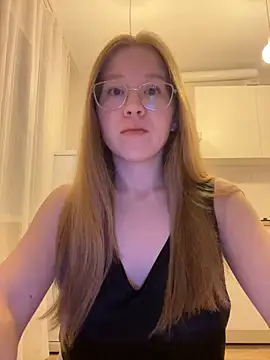 Eva Weyne online show from November 19, 2025, 9:48 pm