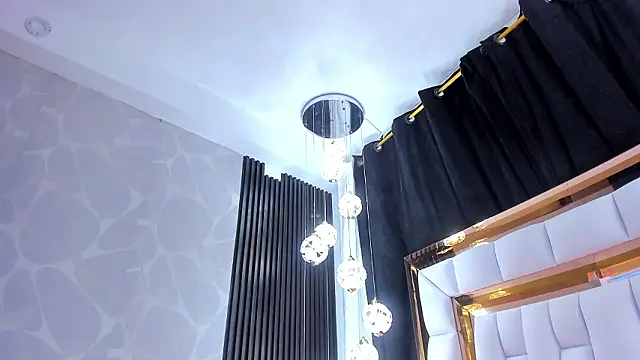 SarayRoyse online show from February 11, 2026, 7:36 pm