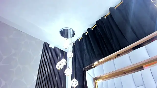 Snapshot of SarayRoyse chatting on September 20, 2025, 7:41 pm SarayRoyse online show from September 20, 2025, 7:41 pm