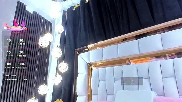 SarayRoyse online show from November 25, 2025, 7:14 pm