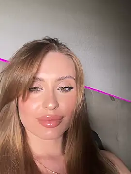 Snapshot of Sweet__Milly chatting on June 1, 2026, 6:18 pm Sweet Milly online show from June 1, 2026, 6:18 pm