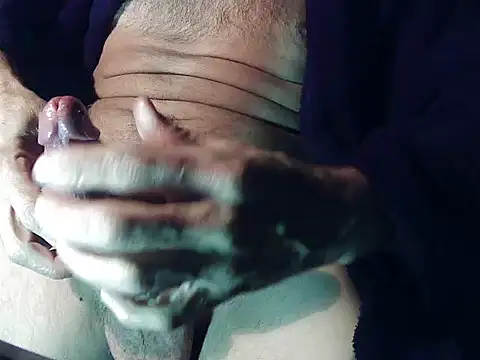 Snapshot of AllllYoursGirls chatting on October 16, 2025, 6:54 am AllllYoursGirls online show from October 16, 2025, 6:54 am