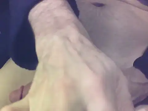 Snapshot of AllllYoursGirls chatting on December 13, 2025, 8:04 pm AllllYoursGirls online show from December 13, 2025, 8:04 pm