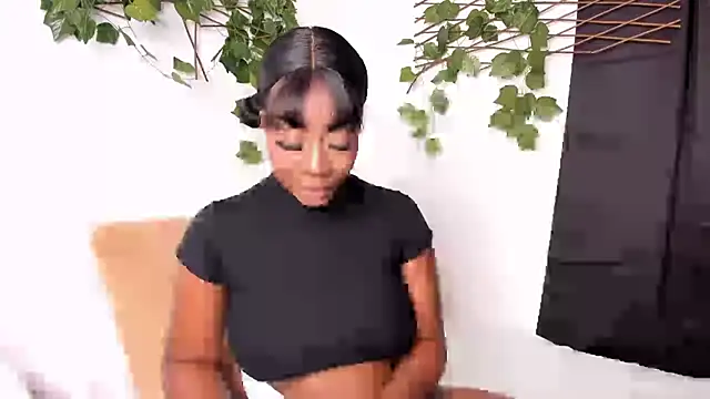 LexiieGrey online show from February 18, 2026, 2:13 pm