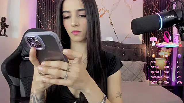 Snapshot of devlin_violett chatting on November 15, 2025, 2:26 am devlin violett online show from November 15, 2025, 2:26 am