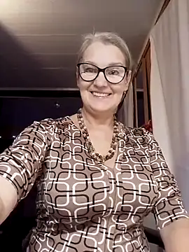 Snapshot of irinamaux chatting on November 7, 2025, 7:02 am irinamaux online show from November 7, 2025, 7:02 am