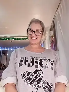 Snapshot of irinamaux chatting on November 25, 2025, 2:56 am irinamaux online show from November 25, 2025, 2:56 am