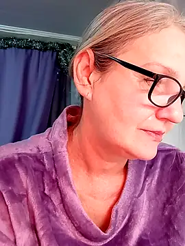 Snapshot of irinamaux chatting on January 13, 2026, 6:17 am irinamaux online show from January 13, 2026, 6:17 am