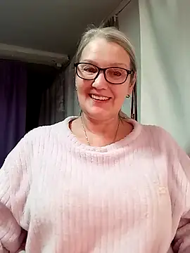 Snapshot of irinamaux chatting on February 6, 2026, 4:03 pm irinamaux online show from February 6, 2026, 4:03 pm