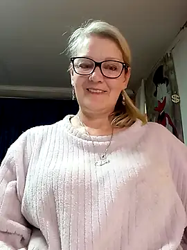 Snapshot of irinamaux chatting on May 12, 2026, 4:20 am irinamaux online show from May 12, 2026, 4:20 am