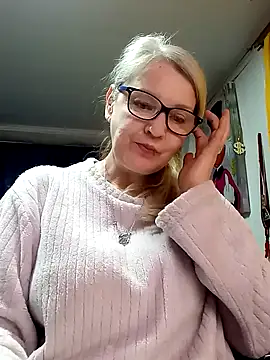 Snapshot of irinamaux chatting on April 9, 2026, 3:08 am irinamaux online show from April 9, 2026, 3:08 am