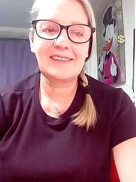 Snapshot of irinamaux chatting on March 1, 2026, 6:13 am irinamaux online show from March 1, 2026, 6:13 am