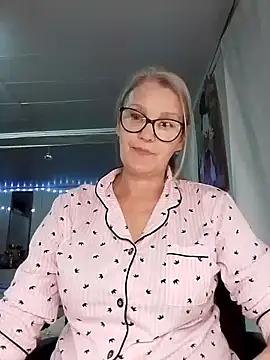 Snapshot of irinamaux chatting on November 21, 2025, 7:02 pm irinamaux online show from November 21, 2025, 7:02 pm