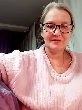 Snapshot of irinamaux chatting on February 9, 2026, 5:44 pm irinamaux online show from February 9, 2026, 5:44 pm