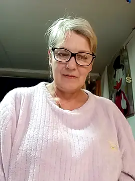 Snapshot of irinamaux chatting on April 20, 2026, 11:28 pm irinamaux online show from April 20, 2026, 11:28 pm