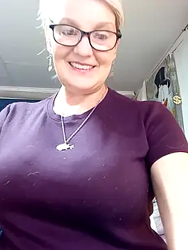 Snapshot of irinamaux chatting on May 23, 2026, 12:48 pm irinamaux online show from May 23, 2026, 12:48 pm