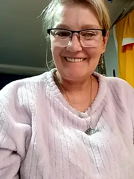 Snapshot of irinamaux chatting on April 29, 2026, 12:31 pm irinamaux online show from April 29, 2026, 12:31 pm