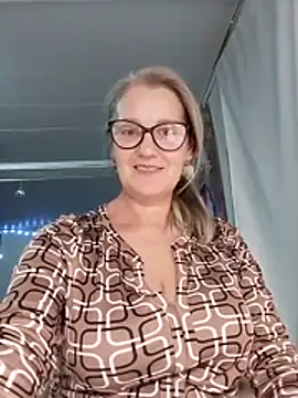 Snapshot of irinamaux chatting on November 22, 2025, 9:57 pm irinamaux online show from November 22, 2025, 9:57 pm