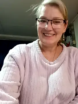 Snapshot of irinamaux chatting on April 28, 2026, 10:36 pm irinamaux online show from April 28, 2026, 10:36 pm