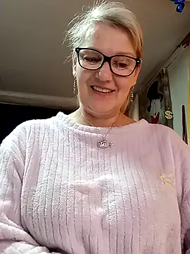 Snapshot of irinamaux chatting on April 26, 2026, 7:27 am irinamaux online show from April 26, 2026, 7:27 am