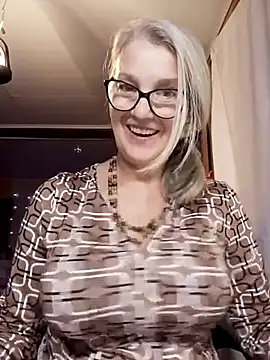 Snapshot of irinamaux chatting on November 8, 2025, 7:12 am irinamaux online show from November 8, 2025, 7:12 am