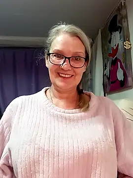 Snapshot of irinamaux chatting on February 15, 2026, 9:25 pm irinamaux online show from February 15, 2026, 9:25 pm