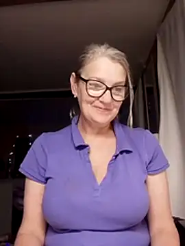 Snapshot of irinamaux chatting on October 30, 2025, 2:54 am irinamaux online show from October 30, 2025, 2:54 am