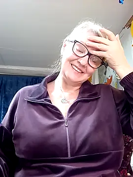 Snapshot of irinamaux chatting on April 15, 2026, 2:06 am irinamaux online show from April 15, 2026, 2:06 am
