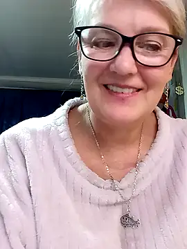 Snapshot of irinamaux chatting on May 18, 2026, 4:34 pm irinamaux online show from May 18, 2026, 4:34 pm